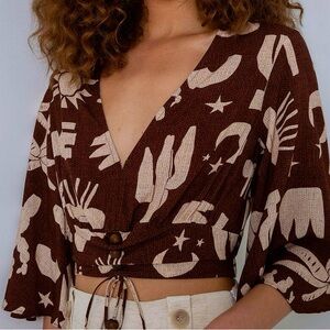 LEZ A LEZ CROP TOP FEMME